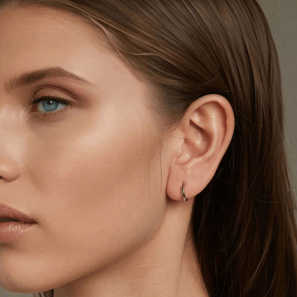 Minimalist Silver Hoop Earrings - Oreela