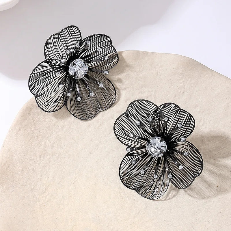 Glass Flower Stud Earrings - Oreela