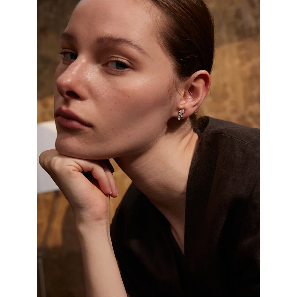 Wing Design Stud Earrings - Oreela