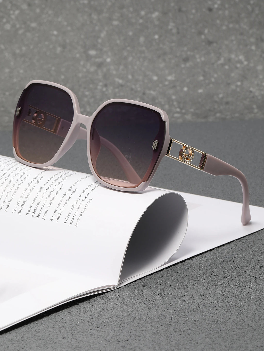 High-end look Sunglasses for women