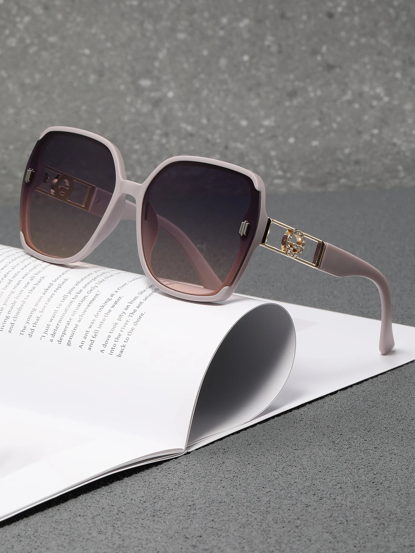 High-end look Sunglasses for women