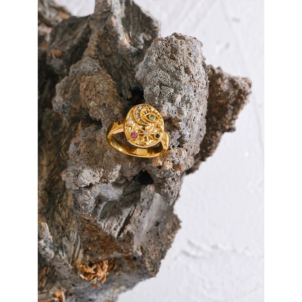 18k Moon Star Ring - Oreela