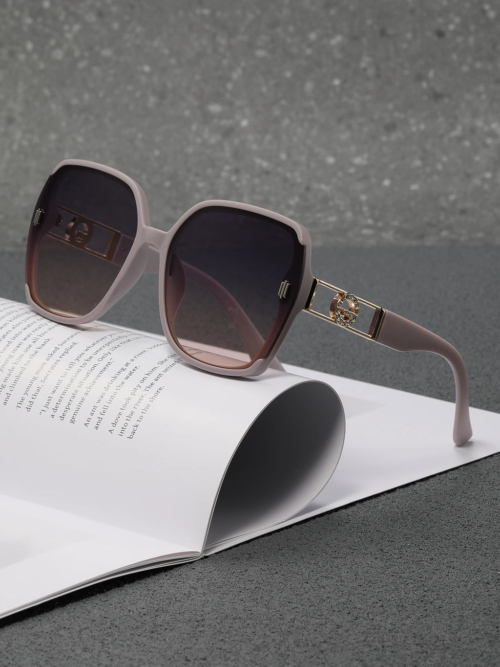 High-end look Sunglasses for women