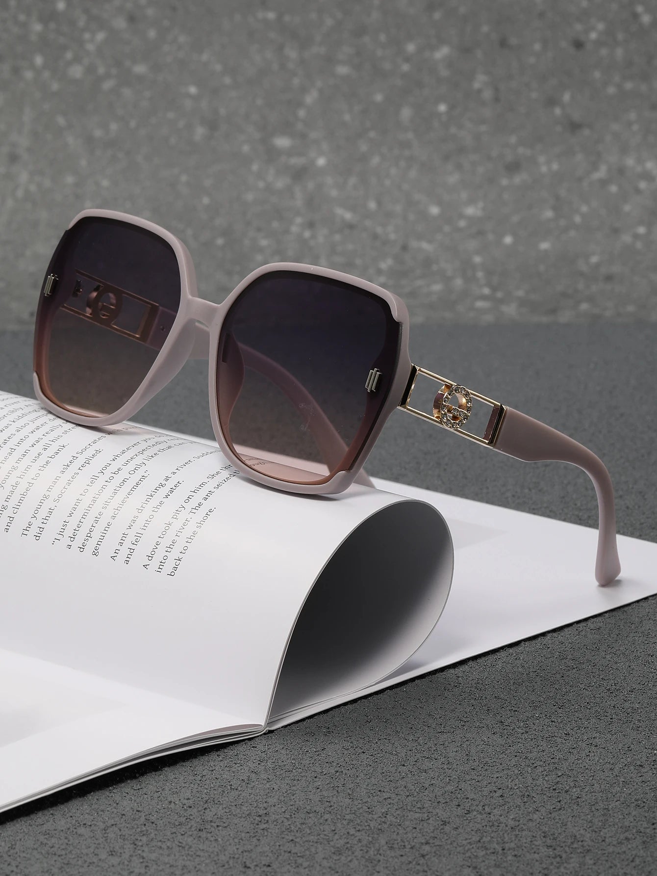 High-end look Sunglasses for women