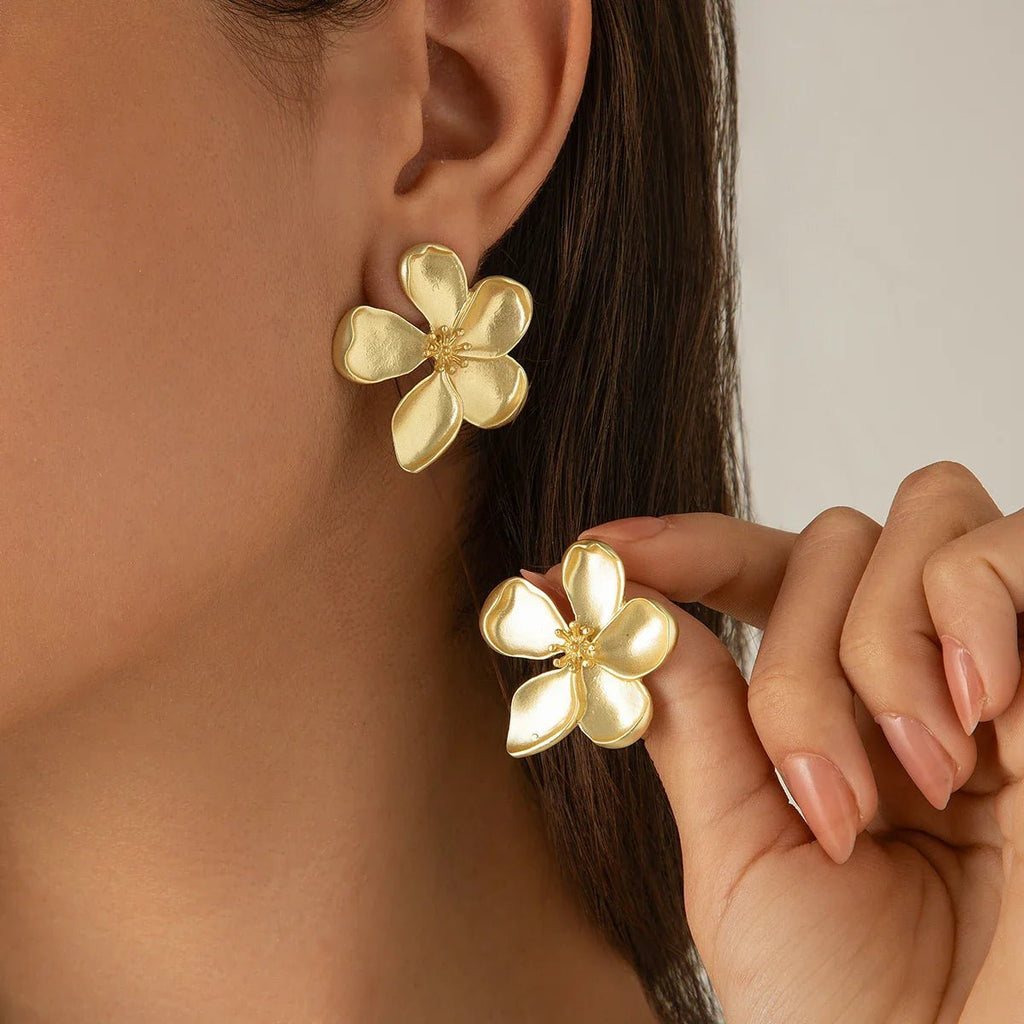 Flower Stud Earrings - Oreela
