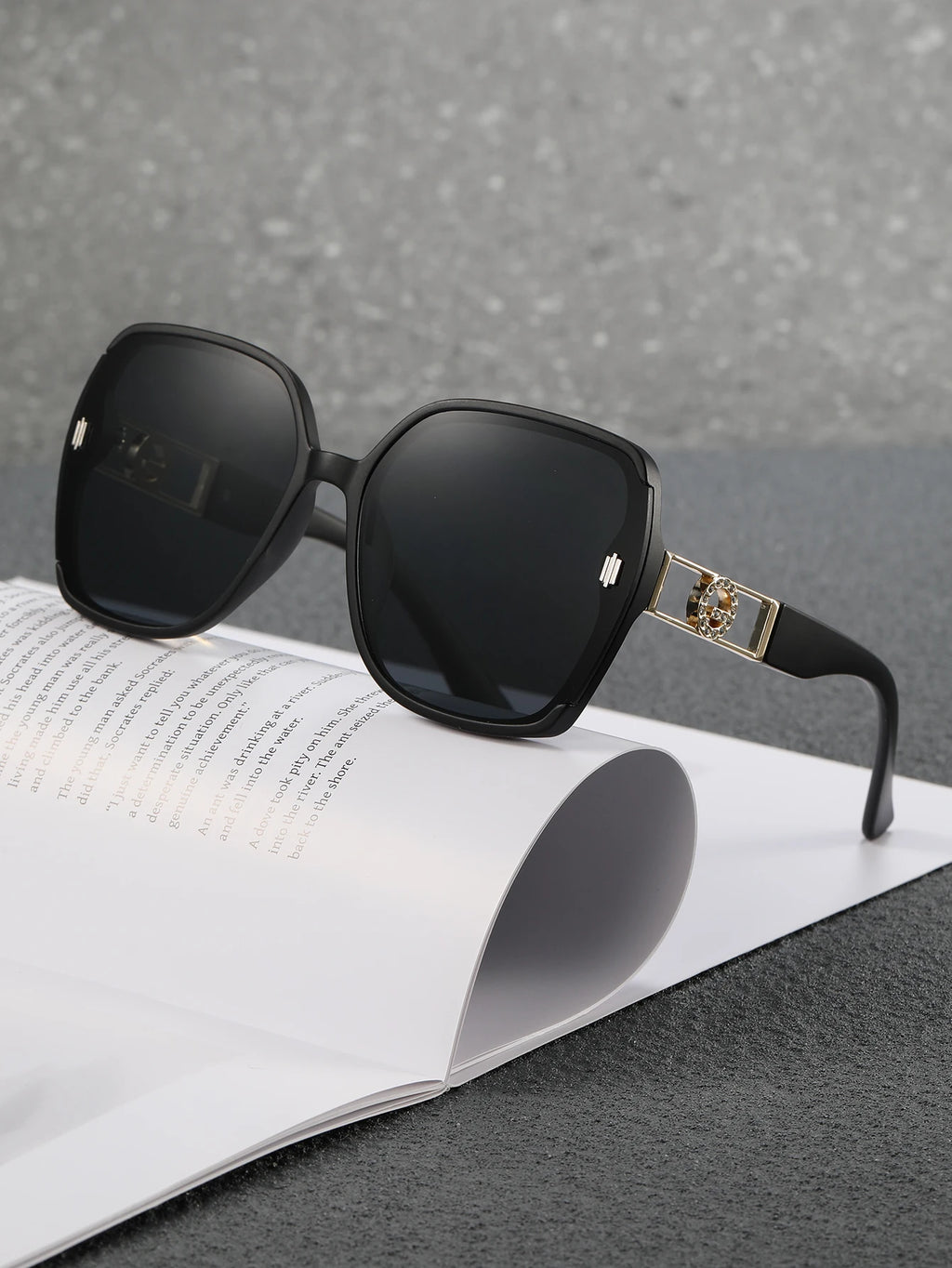 High-end look Sunglasses for women