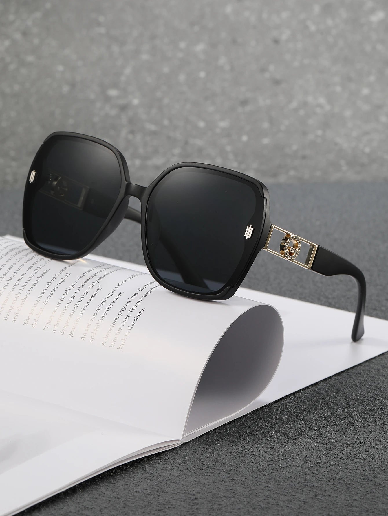 High-end look Sunglasses for women