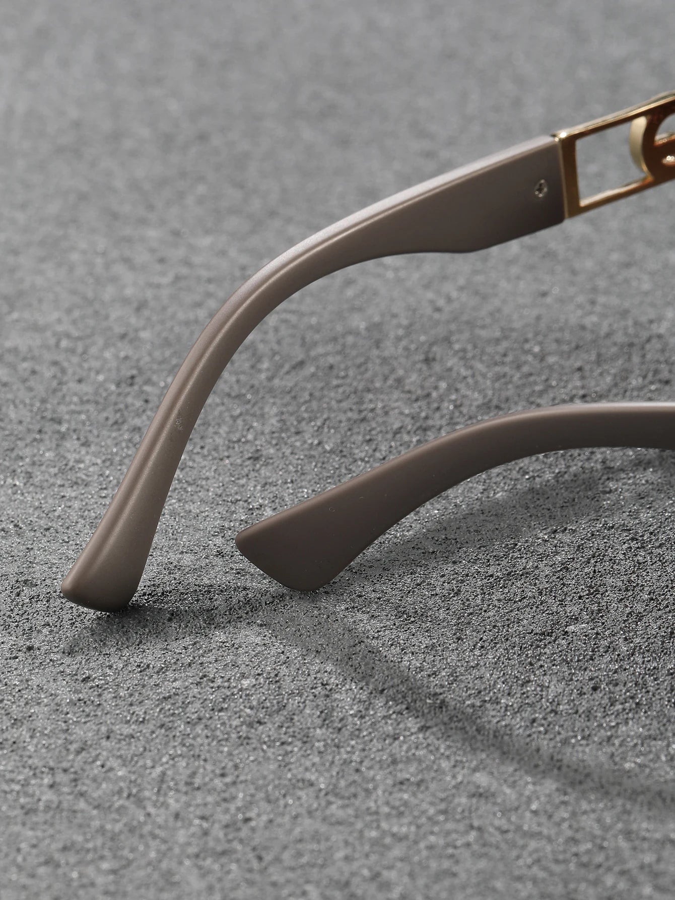 High-end look Sunglasses for women