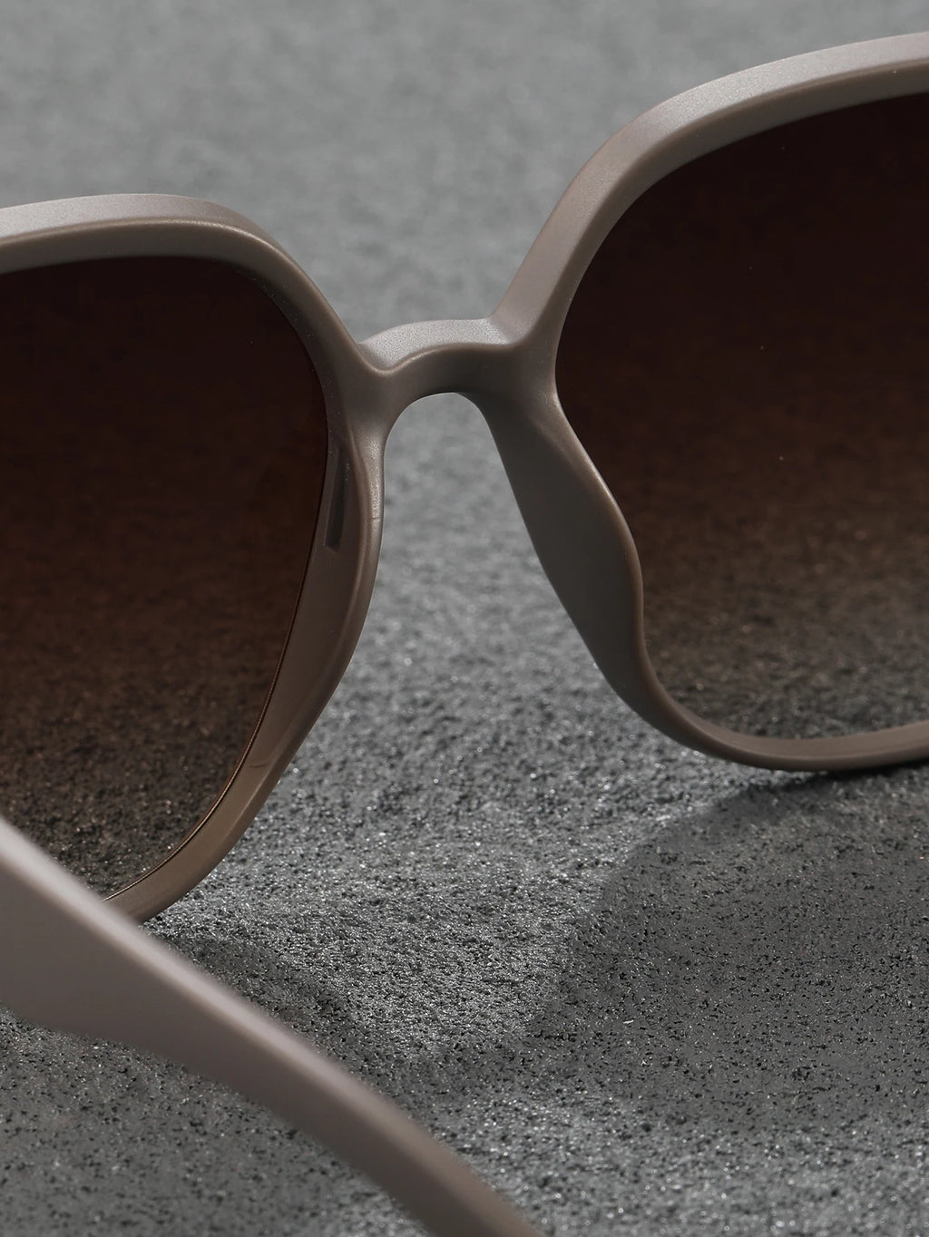 High-end look Sunglasses for women
