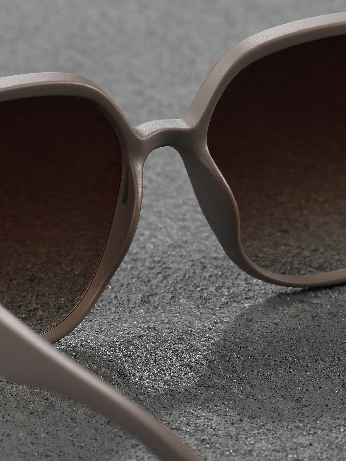 High-end look Sunglasses for women