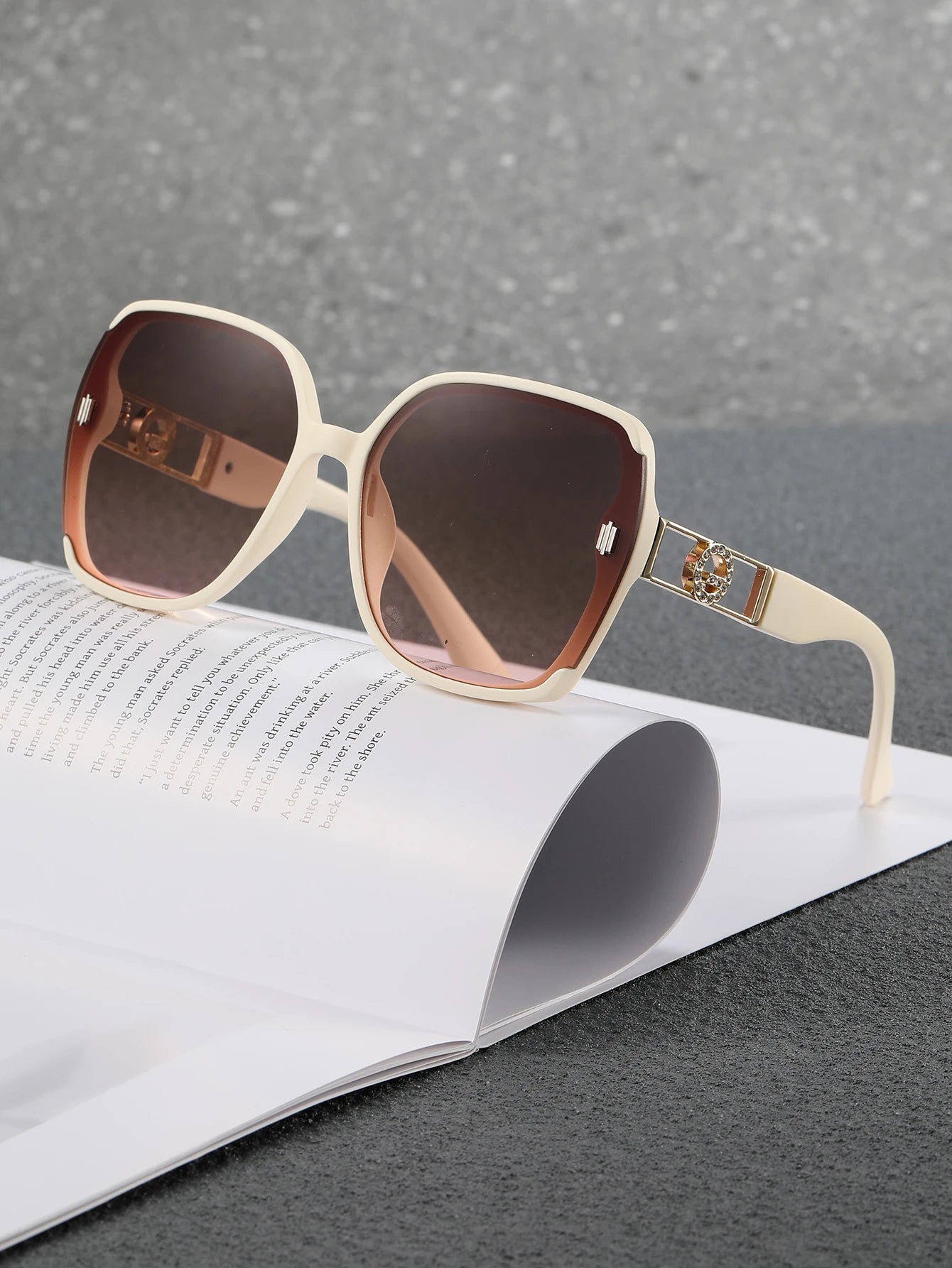 High-end look Sunglasses for women