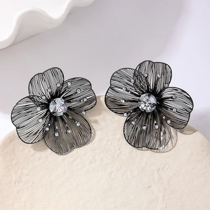 Glass Flower Stud Earrings - Oreela