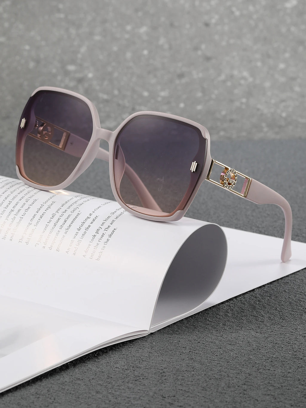 High-end look Sunglasses for women