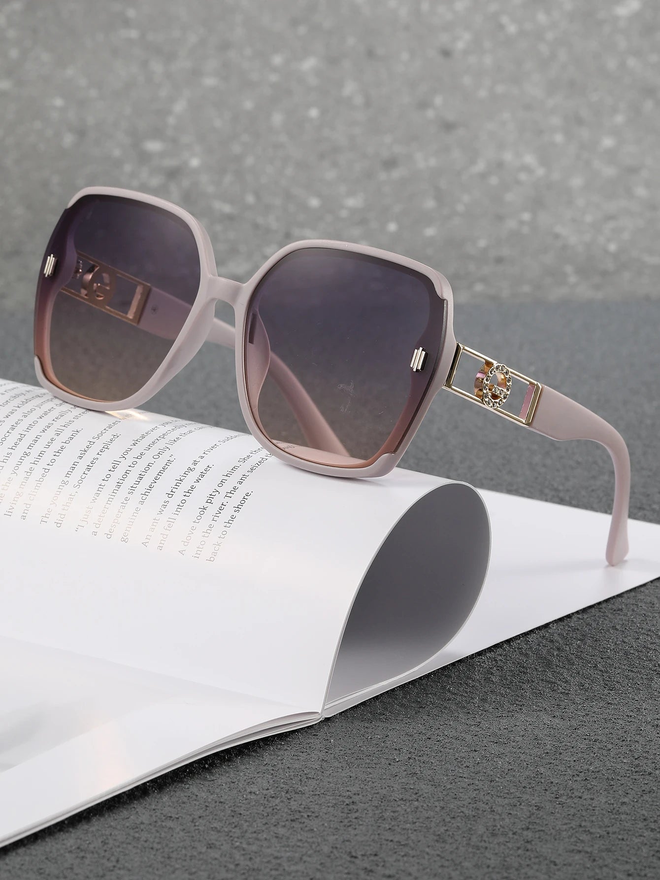 High-end look Sunglasses for women