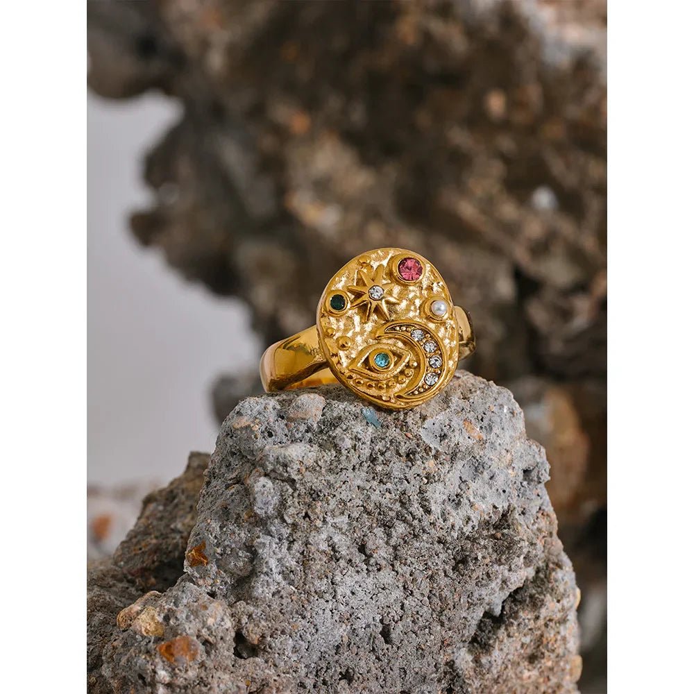 18k Moon Star Ring - Oreela