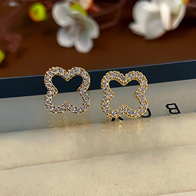 Lumière Clover Earrings