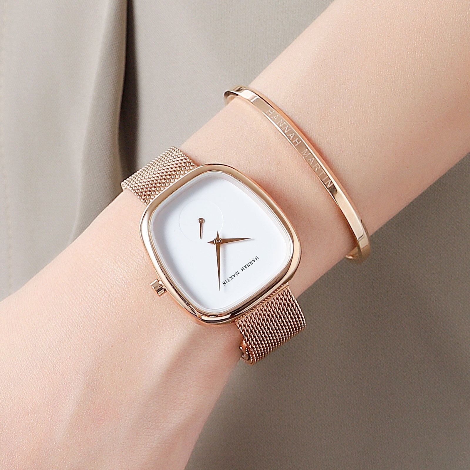 Quartz Analog Wrist Watch with Minimalist Design - Oreela
