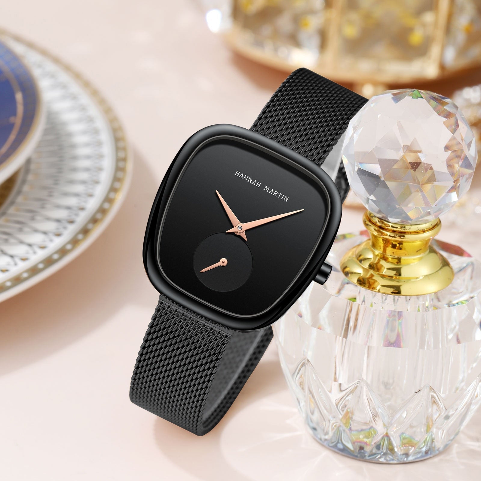 Quartz Analog Wrist Watch with Minimalist Design - Oreela