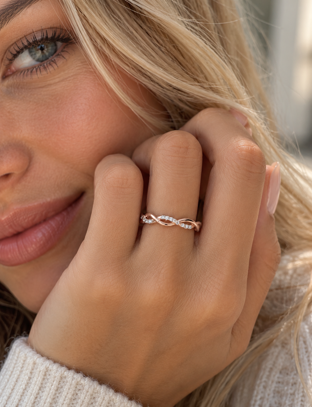 Elara Diamond Twist Ring