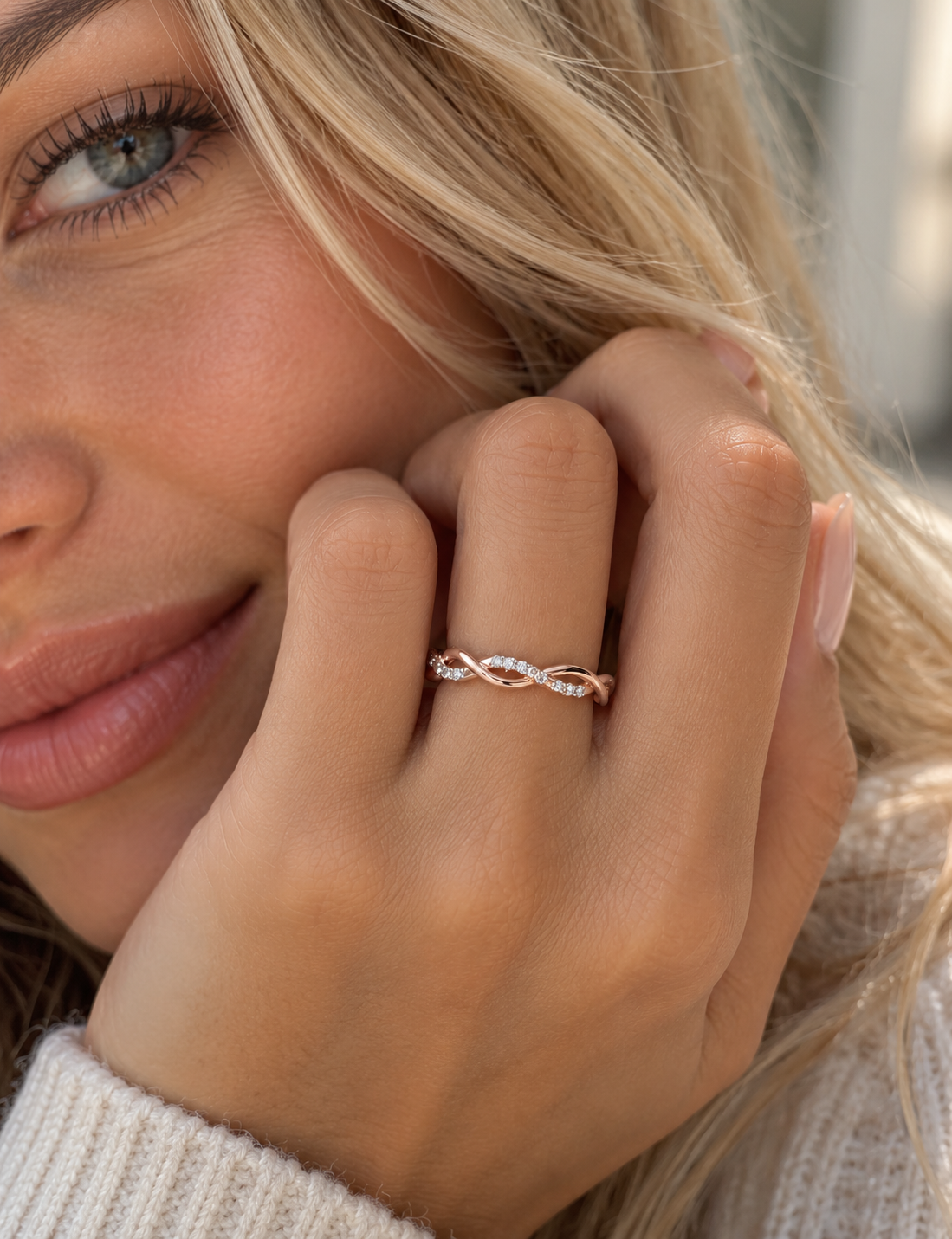 Elara Diamond Twist Ring