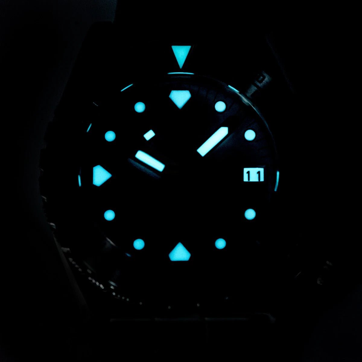 SEESTERN Men Watch Sapphire Luminous 200m Waterproof Bracelet Retro - Oreela
