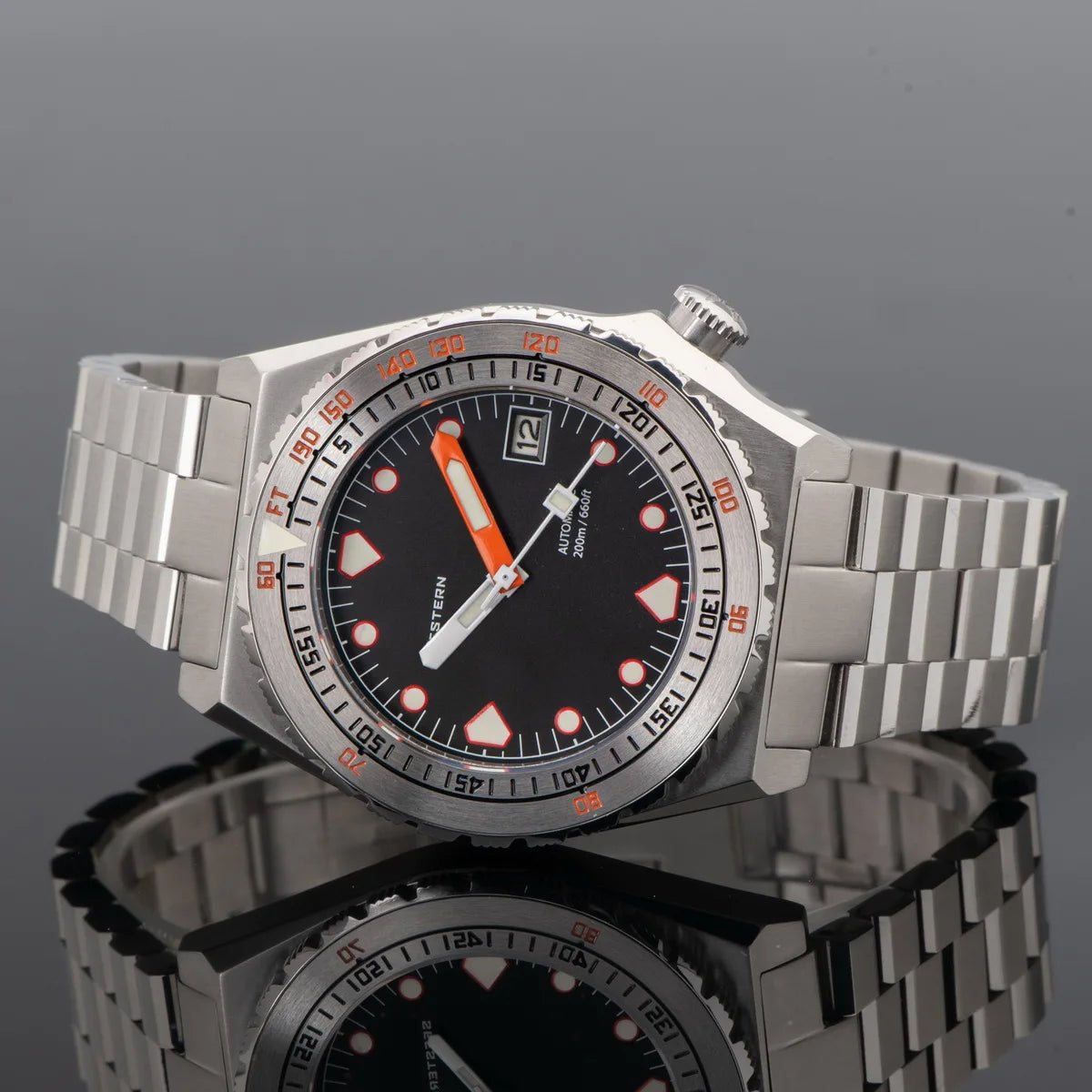 SEESTERN Men Watch Sapphire Luminous 200m Waterproof Bracelet Retro - Oreela