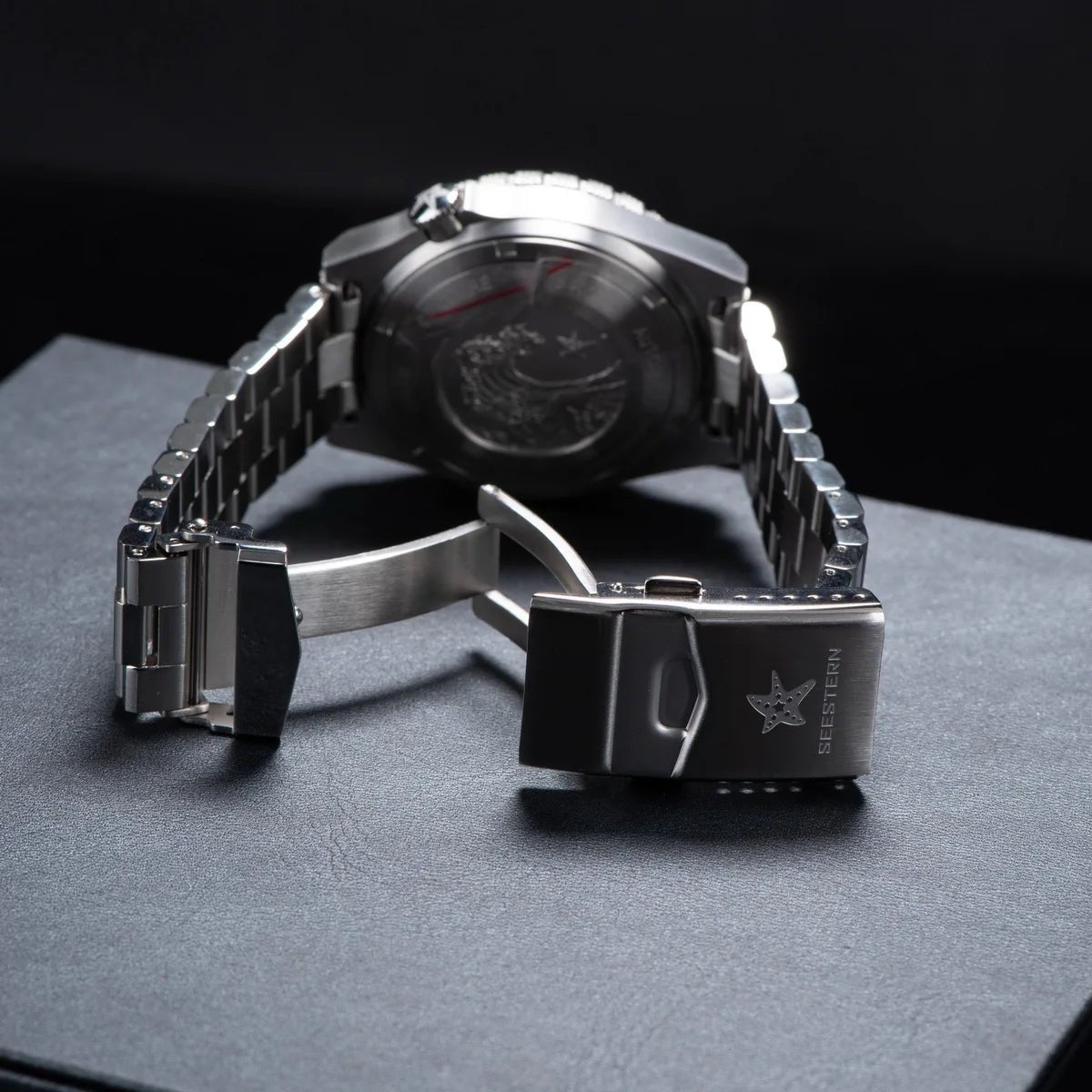 SEESTERN Men Watch Sapphire Luminous 200m Waterproof Bracelet Retro - Oreela