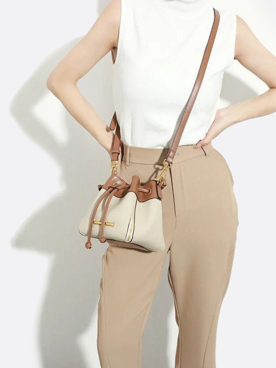 Small Leather Bucket Bag - Oreela