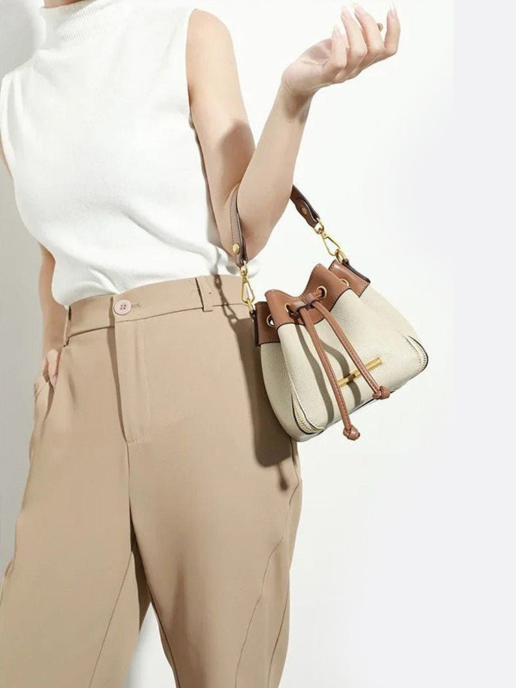 Small Leather Bucket Bag - Oreela