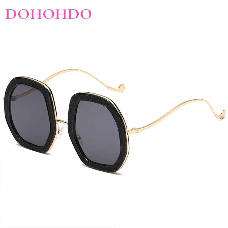 Trendy Oversized Oval Frame Women's Sunglasses - Oreela