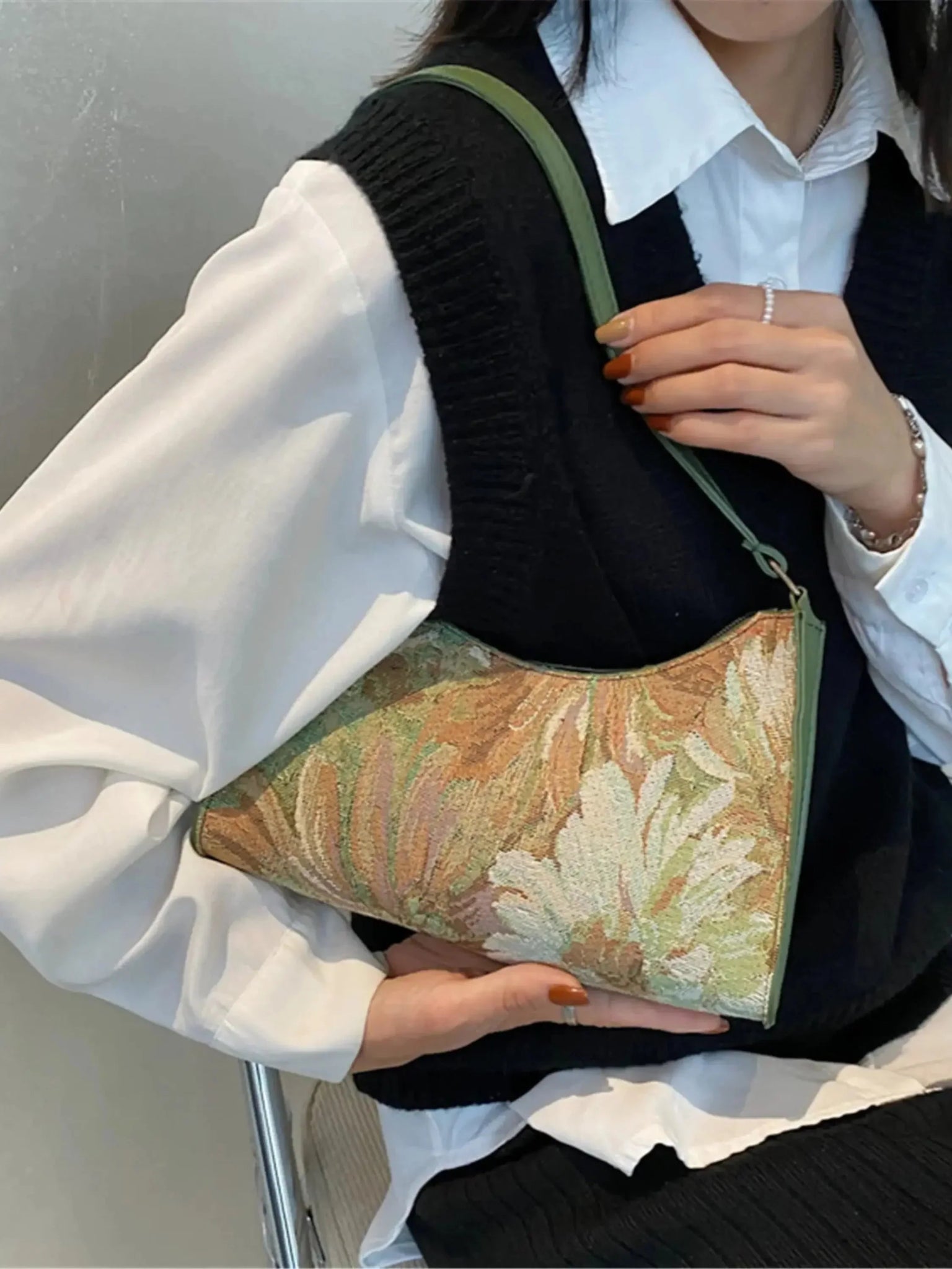 Vintage Floral Tapestry Shoulder Bag - Oreela